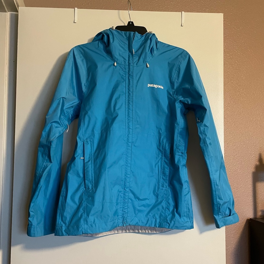 Patagonia Blue Women’s Rain Coat Jacket